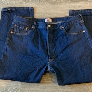 VTG Levis’s 501 Straight Leg Button Fly Jeans